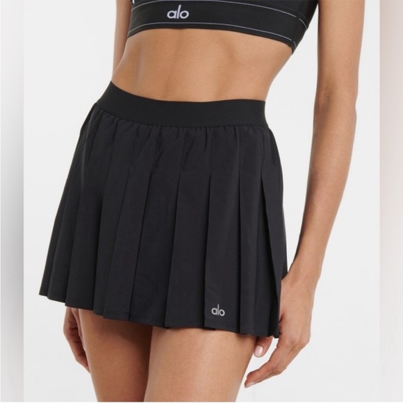 ALO Yoga Dresses & Skirts - ALO Yoga Black Pleated Athletic Mini Skirt